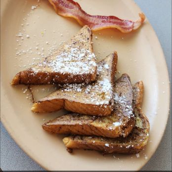 Bella's Lake House - My (incorrect) $9 breakfast - New American Near Me - Andover, Ohio Bella's Lake House - My (incorrect) $9 breakfast - New American Near Me - Andover, Ohio
