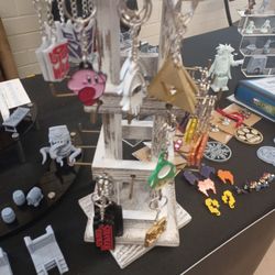 Geek Foudry - Keychains of your favorite shows, and cartoons