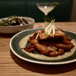 Marfa Texas Kitchen - Salmon and smashed fingerling potatoes, beet salad, gin gimlet cocktail