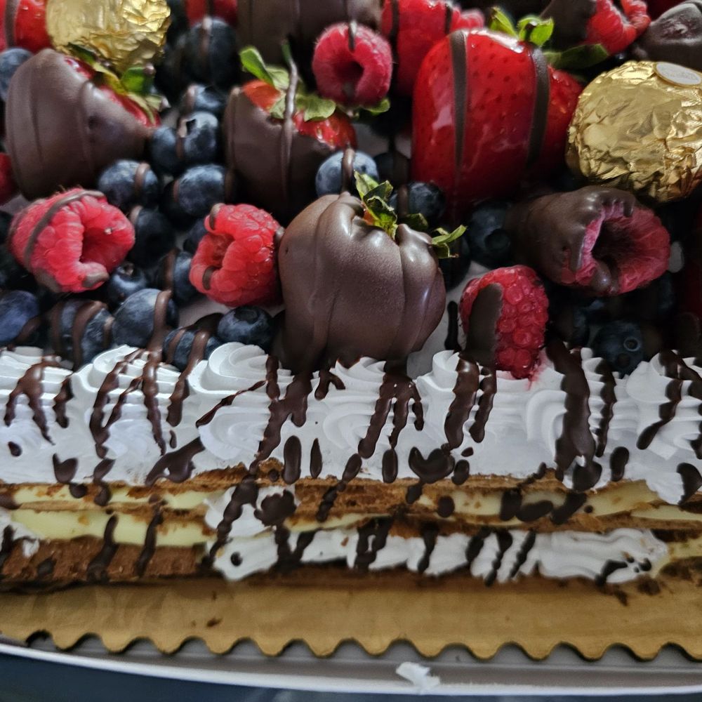 Panapolis - Mil hojas cake with vanilla filling. - Food Trucks Near Me - San Jose, California Panapolis - Mil hojas cake with vanilla filling. - Food Trucks Near Me - San Jose, California