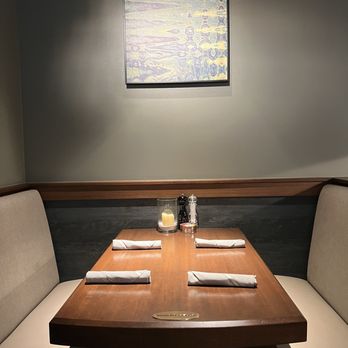J. Alexander's Restaurant - Indoor - Steakhouses Near Me - Annapolis, Maryland