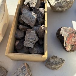 Vernal Dinosaur and Crystal Quarry - Dinosaur fossil