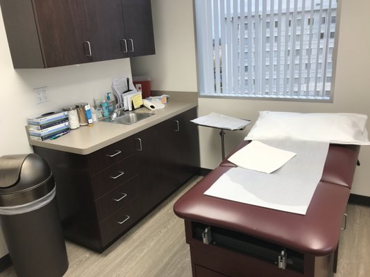 Island Dermatology 12 Photos 139 Reviews Dermatologists 360 San Miguel Dr Newport Beach Ca Phone Number Yelp