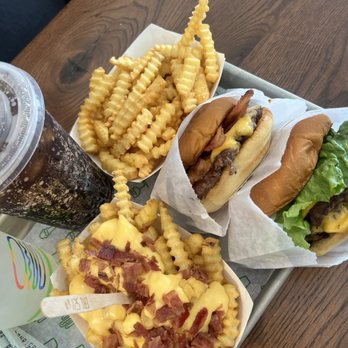 Shake Shack Baybrook - Fast Food Near Me - Webster, Texas Shake Shack Baybrook - Fast Food Near Me - Webster, Texas