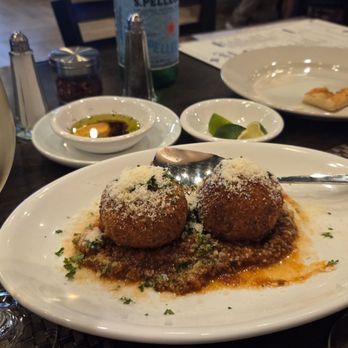 Bella Vista A Mare - Beautiful arancini starter. - Italian Near Me - Jacksonville Beach, Florida Bella Vista A Mare - Beautiful arancini starter. - Italian Near Me - Jacksonville Beach, Florida