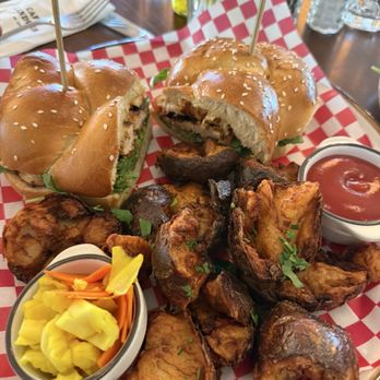 Cafe Landwer - Chicken sandwich - Cafes Near Me - Las Vegas, Nevada Cafe Landwer - Chicken sandwich - Cafes Near Me - Las Vegas, Nevada