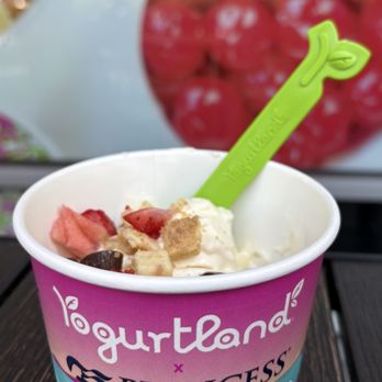 Yogurtland - Yum! Cheesecake froyo with Fresh Strawberry and Cheesecake Bites - Ice Cream & Frozen Yogurt Near Me - Brea, California Yogurtland - Yum! Cheesecake froyo with Fresh Strawberry and Cheesecake Bites - Ice Cream & Frozen Yogurt Near Me - Brea, California
