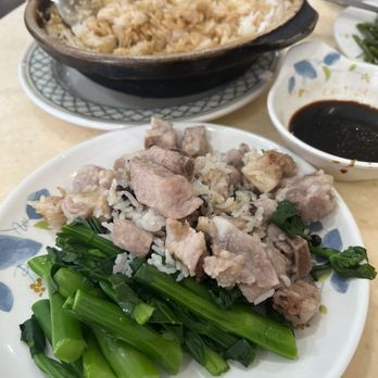 May Mei Restaurant - Spare Ribs Black Bean Clay Pot Rice. The staff will separate the items and mix in the sauce into the clay pot for you. - Chinese Near Me - Arcadia, California May Mei Restaurant - Spare Ribs Black Bean Clay Pot Rice. The staff will separate the items and mix in the sauce into the clay pot for you. - Chinese Near Me - Arcadia, California