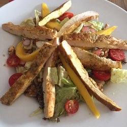 Starz - Chicken Cesar salad