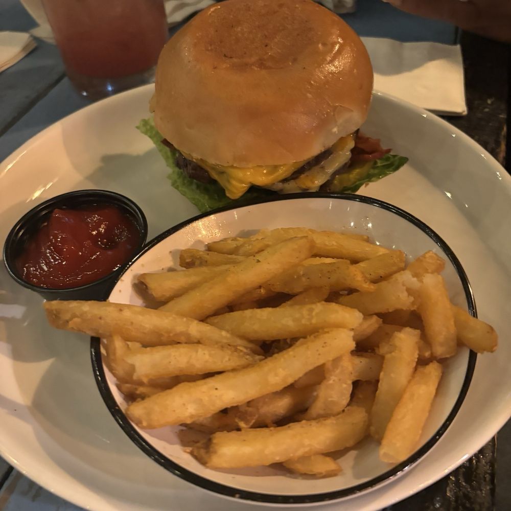 Lost & Found - Classic Cheeseburger - Cocktail Bars Near Me - Houston, Texas Lost & Found - Classic Cheeseburger - Cocktail Bars Near Me - Houston, Texas
