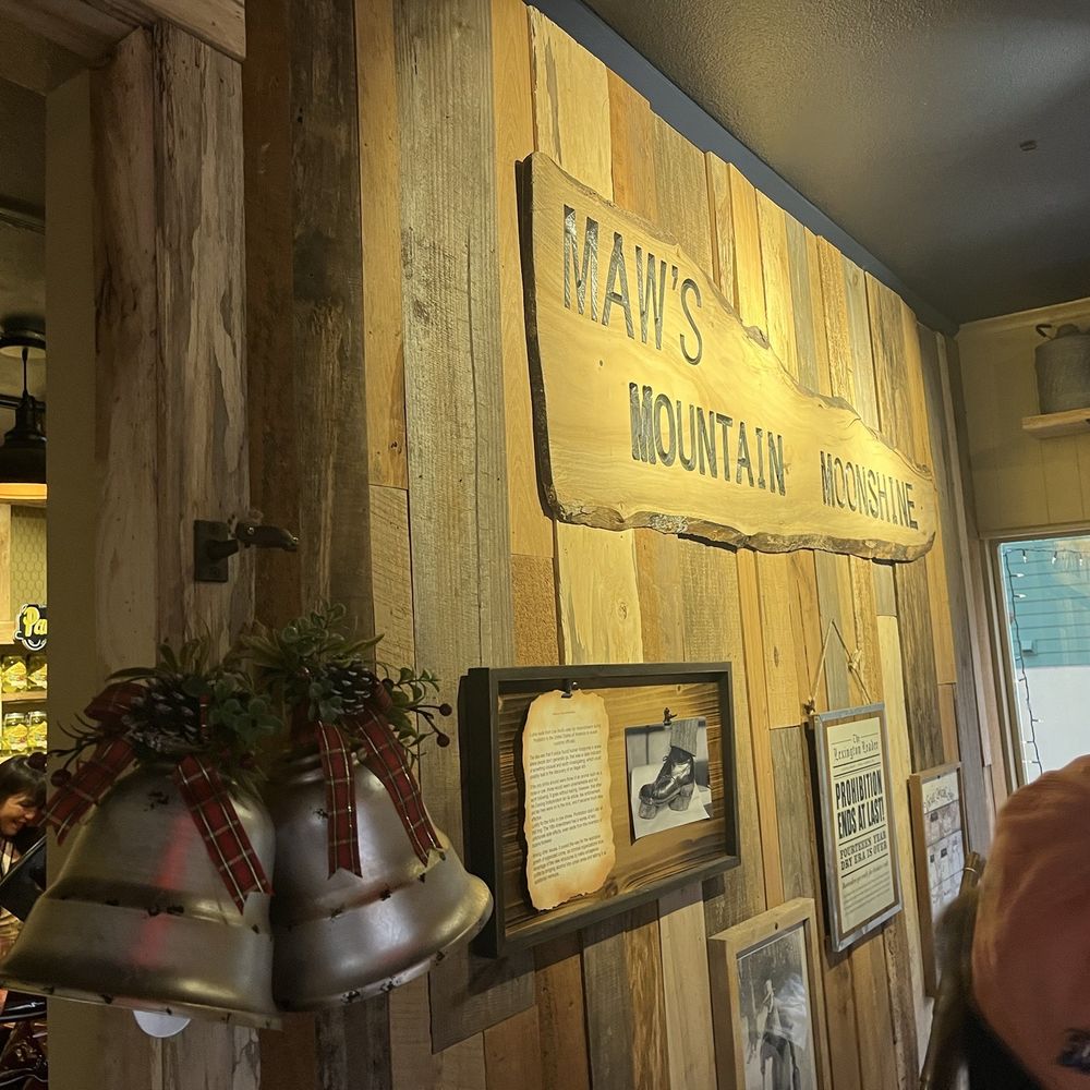 Maws Mountain Moonshine - Distilleries Near Me - Mt Dora, Florida Maws Mountain Moonshine - Distilleries Near Me - Mt Dora, Florida