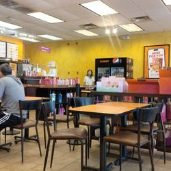 Dunkin' - Inside