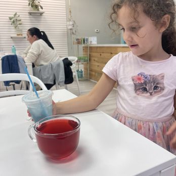 BusyKids - Cute little cafe to enjoy a dragon fruit drink and passion tea with honey - Venues & Event Spaces Near Me - Folsom, California