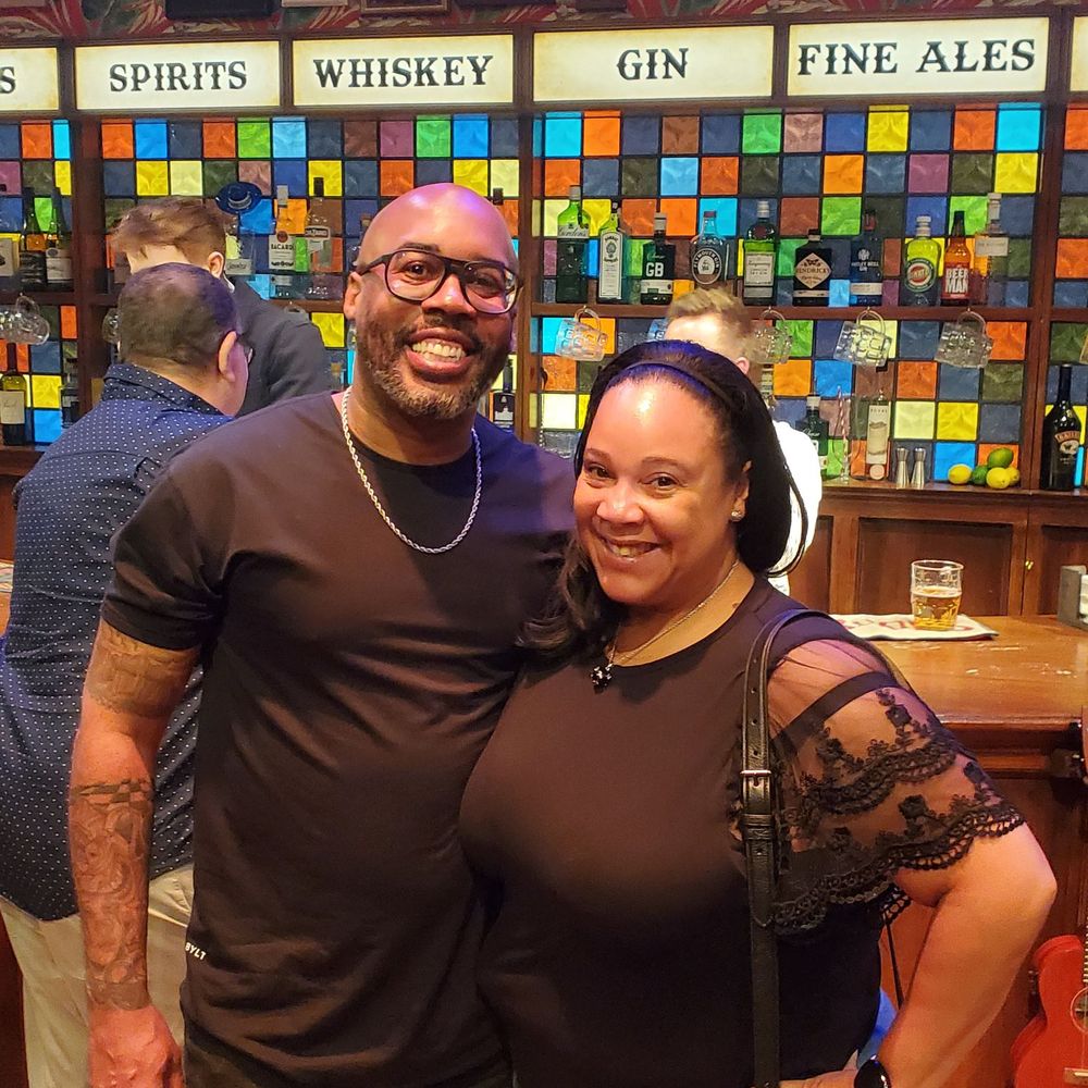 Apollo Theater - Grabbing a beer with my boo at the pub on stage - Performing Arts Near Me - Chicago, Illinois Apollo Theater - Grabbing a beer with my boo at the pub on stage - Performing Arts Near Me - Chicago, Illinois