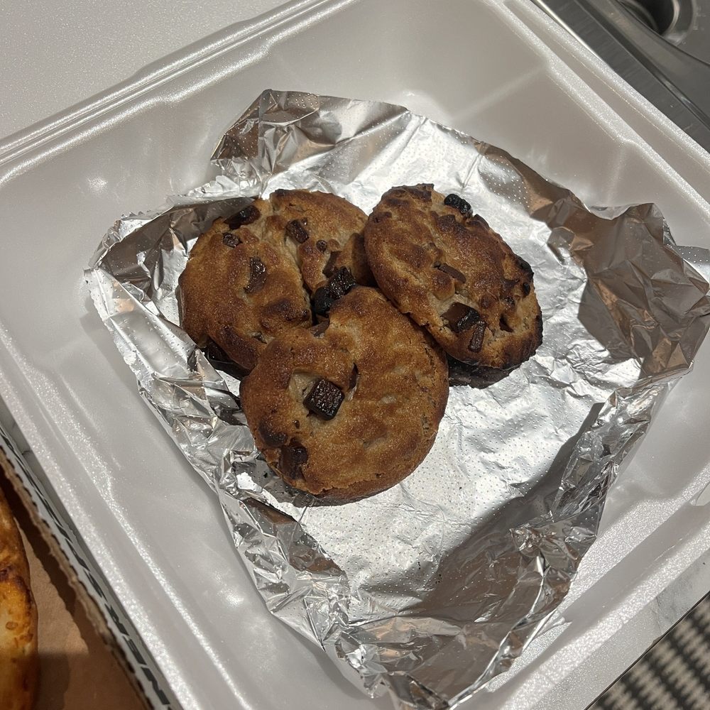 Stoners Pizza Joint - 3 Chocolate Chip Cookies. You can order 3, 6, or 12 - Chicken Wings Near Me - Daytona Beach, Florida Stoners Pizza Joint - 3 Chocolate Chip Cookies. You can order 3, 6, or 12 - Chicken Wings Near Me - Daytona Beach, Florida