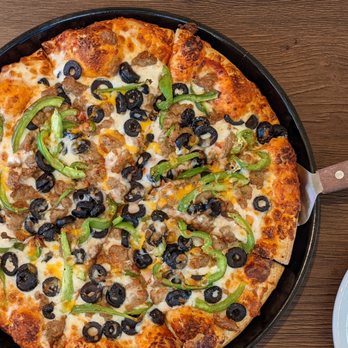 Straw Hat Pizza Grille - sausage, olive, bell peppers pizza - Pizza Near Me - Milpitas, California
