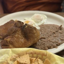 Sammy's chuletas & eggs