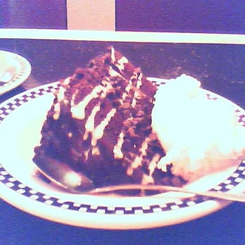 Silver Diner - Chocolate cake ala mode - Diners Near Me - McLean, Virginia Silver Diner - Chocolate cake ala mode - Diners Near Me - McLean, Virginia