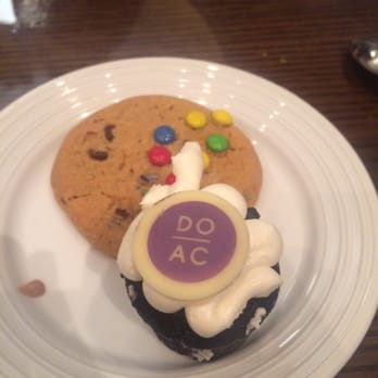 Borgata Buffet - Thought the "do AC" cupcake was really neat - Buffets Near Me - Atlantic City, New Jersey