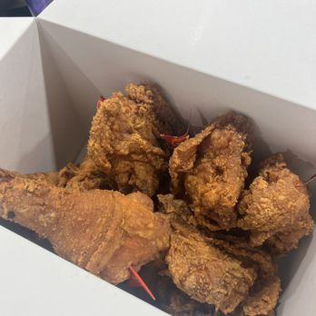 Jollibee - 10-piece Spicy chicken - Chicken Shop Near Me - Honolulu, Hawaii