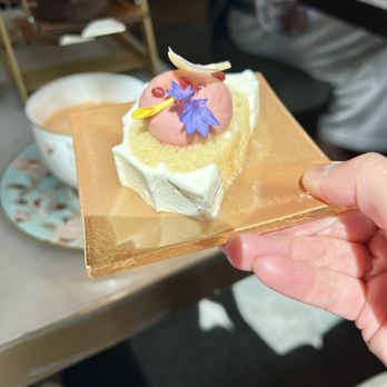H Tasting Lounge - Lounges Near Me - Vancouver, British Columbia