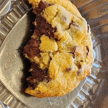 Scoops and Cookies - Chocolate chip cookie - Ice Cream & Frozen Yogurt Near Me - Deerfield, Illinois