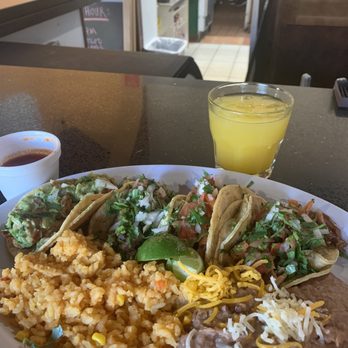 Los Reyes - 4 street tacos with rice and beans. Al pastor, cabeza, carne asada, carnitas. Tito's and mango juice. - Mexican Near Me - San Diego, California Los Reyes - 4 street tacos with rice and beans. Al pastor, cabeza, carne asada, carnitas. Tito's and mango juice. - Mexican Near Me - San Diego, California
