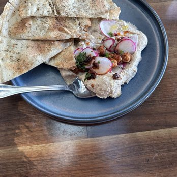 Yard House - Spicy Za-atar Hummus - New American Near Me - San Antonio, Texas