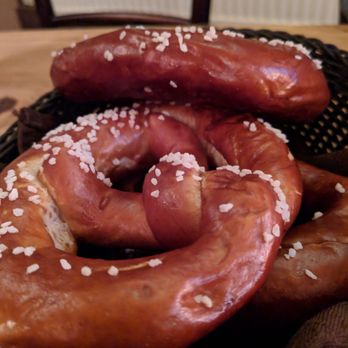 Brezlgwölb - Pretzel - Austrian Near Me - Vienna, 9