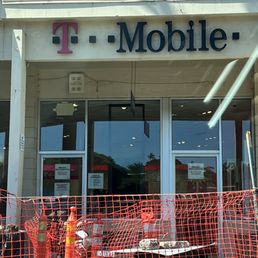 Exterior photo of T-Mobile - Honolulu, Hawaii Exterior photo of T-Mobile - Honolulu, Hawaii