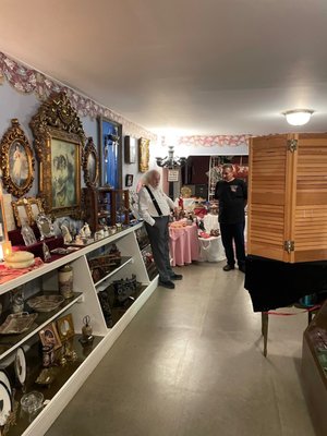 Falcon Rest Mansion & Gardens by null