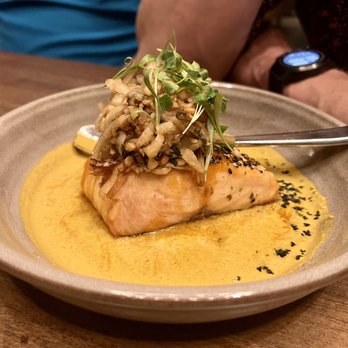 Peaks Lounge - Salmon Dish - Lounges Near Me - Denver, Colorado