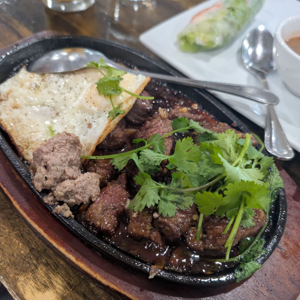 Bo Ne - steak and eggs Bo Ne - steak and eggs
