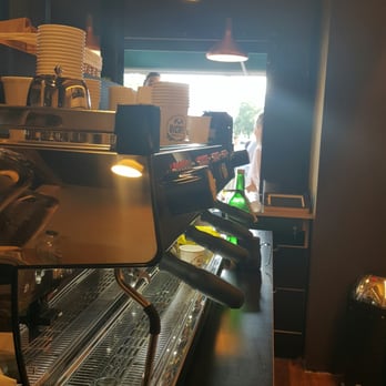 Vicafé Bellevue - Eine Super La Marzocco Barista Maschine - Coffee & Tea Near Me - Zürich, ZH Vicafé Bellevue - Eine Super La Marzocco Barista Maschine - Coffee & Tea Near Me - Zürich, ZH