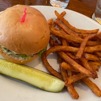 The Long Island Bar - The L. I. Burger Single no bacon - Cocktail Bars Near Me - Brooklyn, New York