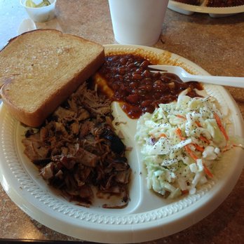 Woodies Smokehouse - Pulled pork, coleslaw, spicy baked beans and Texas toast. - Barbeque Near Me - McPherson, Kansas Woodies Smokehouse - Pulled pork, coleslaw, spicy baked beans and Texas toast. - Barbeque Near Me - McPherson, Kansas
