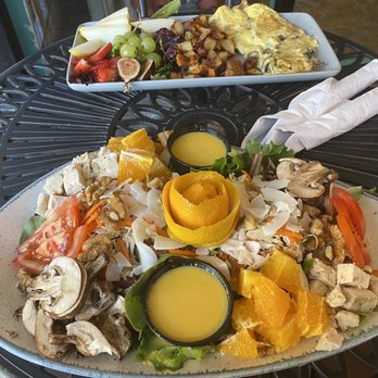 Le Testimony Organic Bistro - Asian Salad w/ chicken added and Bacon Mushroom Omelet w/ fruit instead of toast - Creperies Near Me - Redding, California