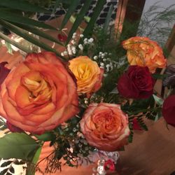 Fleuriste La Boîte à Fleur L D - A bouquet of roses