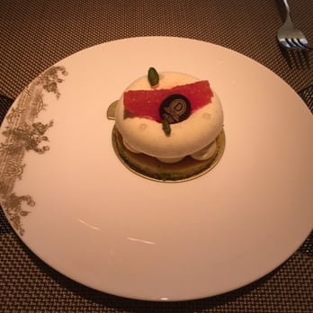 La Boutique DALLOYAU - Desserts Near Me - Hong Kong, HK