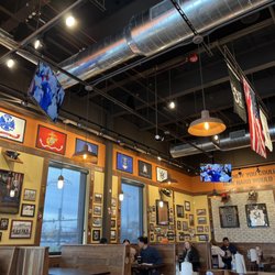 Mission BBQ - Interior
