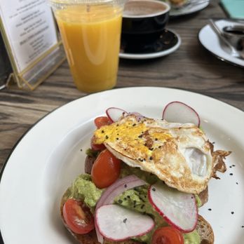 La Gelatteria - Smashed Avocado Toast and OJ - Gelato Near Me - Kensington, Maryland La Gelatteria - Smashed Avocado Toast and OJ - Gelato Near Me - Kensington, Maryland