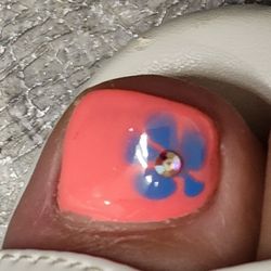 Voila Nails - Messy flower design and uneven nail