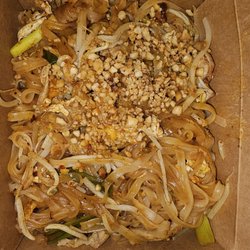 Leela Thai Cuisine - Pork Pad Thai