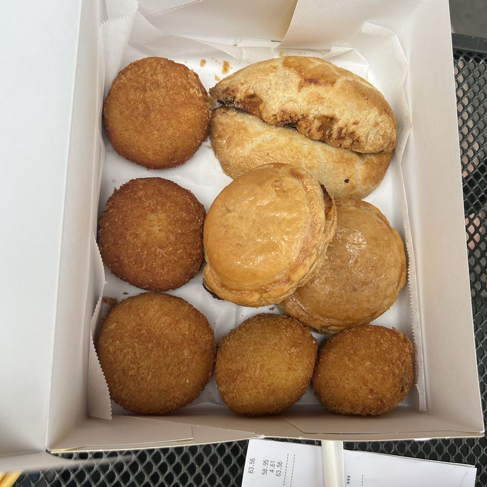 Porto's Bakery & Cafe - Bakeries Near Me - Downey, California
