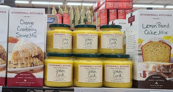 Howie's Market by null