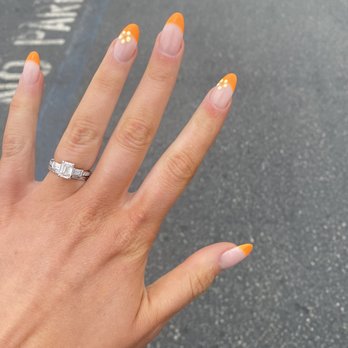 Ele Ela Nail Salon - Color nail Tips - Nail Salons Near Me - Pacifica, California