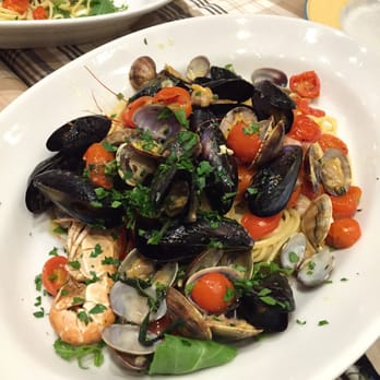 Pizza Ciro - Linguine alla Cero (misto mare) -- mixed seafood linguini. VERY tasty!! - Pizza Near Me - Rome, RM