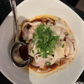 Din Tai Fung - Shrimp & Kurobuta Pork Spicy Wontons (8 each) - Taiwanese Near Me - Arcadia, California Din Tai Fung - Shrimp & Kurobuta Pork Spicy Wontons (8 each) - Taiwanese Near Me - Arcadia, California