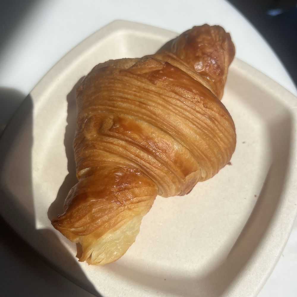 Cafe Aviva - Yummy croissant - Cafes Near Me - New York, New York
