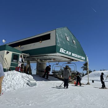 Big Bear Mountain Resort - Chairlift - Ski Schools Near Me - Big Bear Lake, California